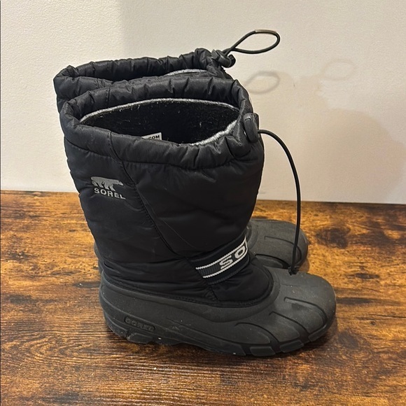 Sorel Black Insulated Snow Boots men size 7 flawed - Picture 1 of 8